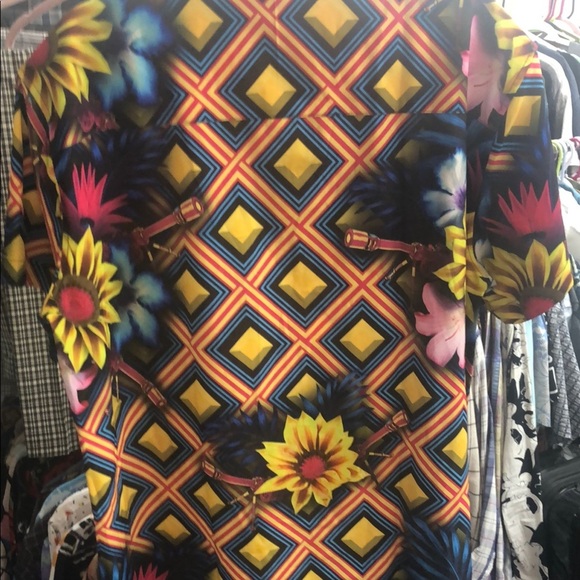 Retro Bloom Yellow and Blue Casual Button Down Shirt with Geometric Flair - Picture 4 of 4